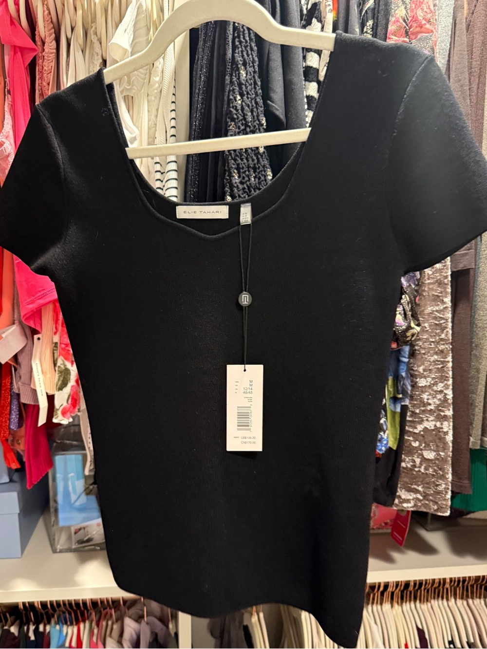 Elie Tahari Black Short-Sleeve Scoop Neck Tee - Classic Knit